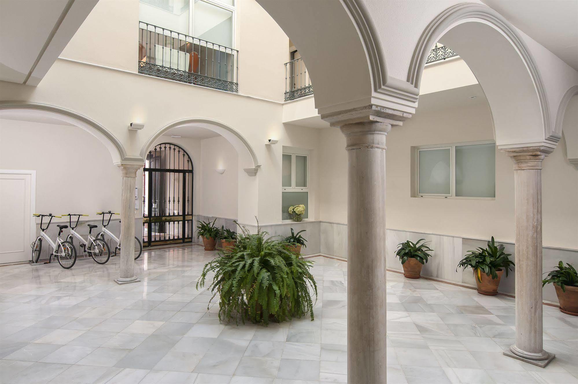 Suites Sevilla Plaza Extérieur photo